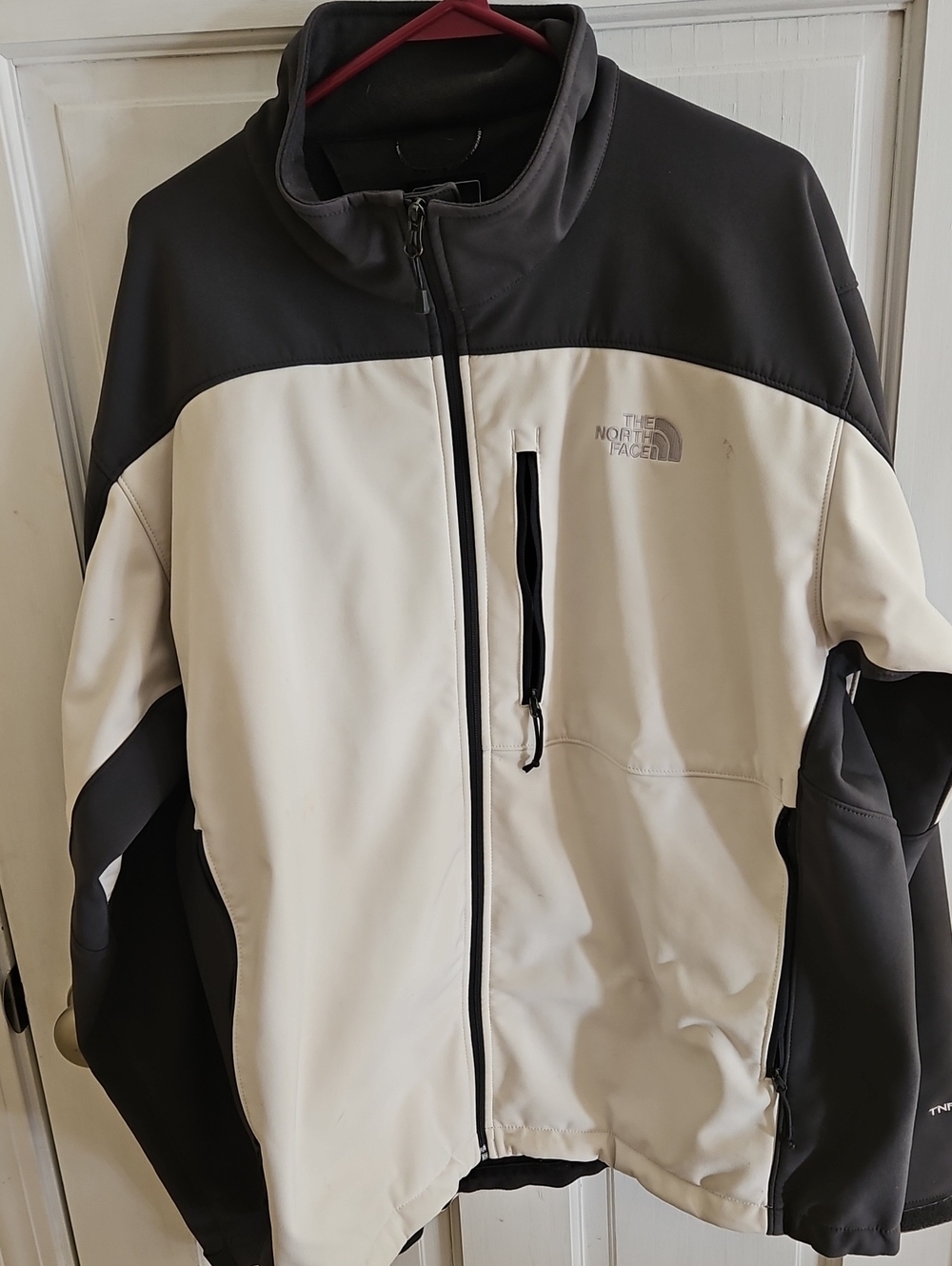 The North Face Men's Two-Tone Softshell Jacket in Off-White and Dark Gray